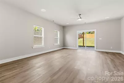 709 Pennsylvania Avenue, Charlotte, NC 28216 - Photo 12