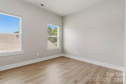 709 Pennsylvania Avenue, Charlotte, NC 28216 - Photo 24