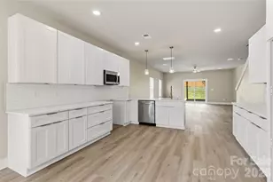 709 Pennsylvania Ave, Charlotte, NC 28216 - Photo 10