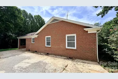 2808 28th Street NE, Hickory, NC 28601 - Photo 4