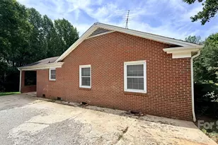 2808 28th St NE, Hickory, NC 28601 - Photo 4