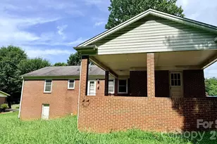 2808 28th St NE, Hickory, NC 28601 - Photo 12
