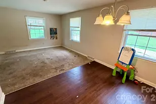 2808 28th St NE, Hickory, NC 28601 - Photo 10
