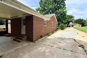 2808 28th St NE, Hickory, NC 28601 - Photo 8
