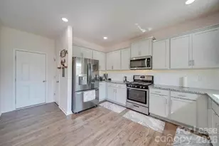 9609 Margrave Dr, Gastonia, NC 28056 - Photo 4