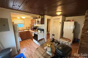401 N Lakeside Dr, Hendersonville, NC 28739 - Photo 12