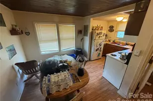 401 N Lakeside Dr, Hendersonville, NC 28739 - Photo 14