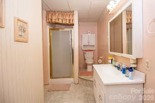 100 Oakridge Dr, Morganton, NC 28655 - Photo 30
