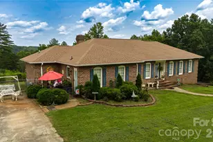 100 Oakridge Dr, Morganton, NC 28655 - Photo 2