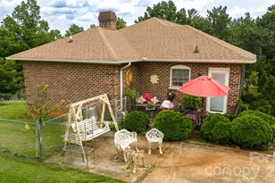 100 Oakridge Dr, Morganton, NC 28655 - Photo 6