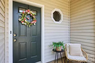 1323 Anthem Ct, Charlotte, NC 28205 - Photo 2