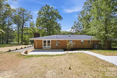 8223 Knollwood Circle, Charlotte, NC 28213 - Photo 30