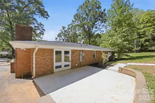 8223 Knollwood Cir, Charlotte, NC 28213 - Photo 28