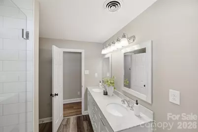 8223 Knollwood Circle, Charlotte, NC 28213 - Photo 20