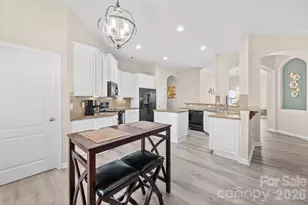3813 Quiet Creek Cir, Charlotte, NC 28213 - Photo 10