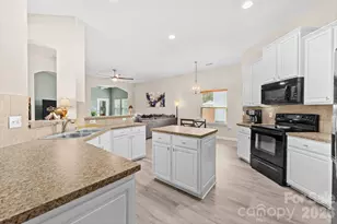3813 Quiet Creek Cir, Charlotte, NC 28213 - Photo 8