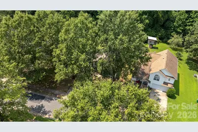 8019 Shiny Meadow Lane, Charlotte, NC 28215 - Photo 38