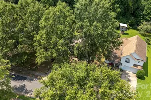 8019 Shiny Meadow Ln, Charlotte, NC 28215 - Photo 38