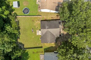 8019 Shiny Meadow Ln, Charlotte, NC 28215 - Photo 40