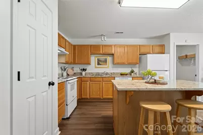 8019 Shiny Meadow Lane, Charlotte, NC 28215 - Photo 24