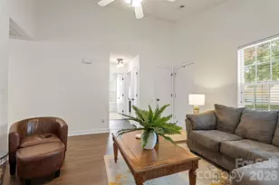 8019 Shiny Meadow Ln, Charlotte, NC 28215 - Photo 6