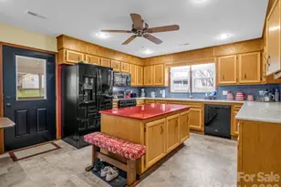 1086 Carters Ridge Rd, Spruce Pine, NC 28777 - Photo 10