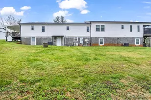 1086 Carters Ridge Rd, Spruce Pine, NC 28777 - Photo 4
