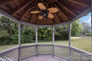 8230 Glamorgan Ln, Matthews, NC 28104 - Photo 20