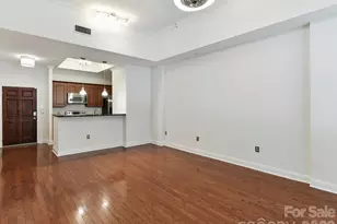 300 W 5th St, Charlotte, NC 28202 - Photo 4
