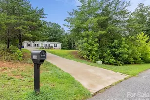 2689 Kite Dr, Lenoir, NC 28645 - Photo 2