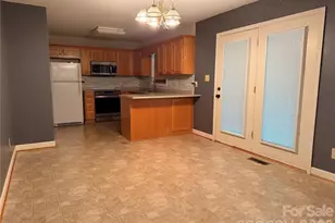 3402 Danial St, Conover, NC 28613 - Photo 10