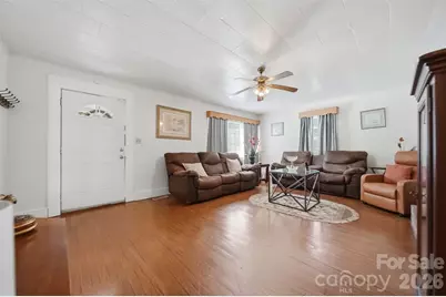 421 Finley Avenue NW, Lenoir, NC 28645 - Photo 4