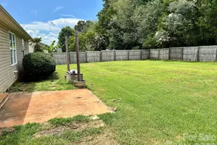 2042 Rocketts Way, Newton, NC 28658 - Photo 2
