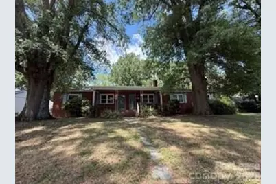 213 Glenwood Drive, Mooresville, NC 28115 - Photo 1