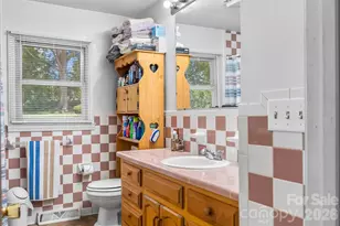 315 Windwood Dr, Bessemer City, NC 28016 - Photo 10