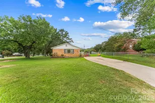 315 Windwood Dr, Bessemer City, NC 28016 - Photo 16
