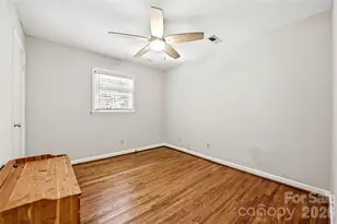 2308 Knickerbocker Dr, Charlotte, NC 28212 - Photo 16