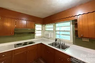 142 Avondale Rd, Asheville, NC 28803 - Photo 8