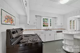 311 33rd St Dr SE, Hickory, NC 28602 - Photo 12