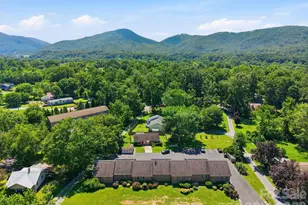 5 Country Gardens Dr, Fletcher, NC 28732 - Photo 2