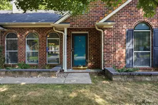 127 W Bank Dr, Charlotte, NC 28214 - Photo 2