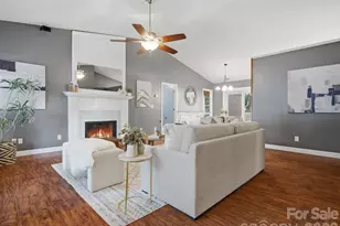 127 W Bank Dr, Charlotte, NC 28214 - Photo 4