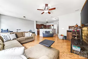 8261 Bridgegate Dr, Huntersville, NC 28078 - Photo 18