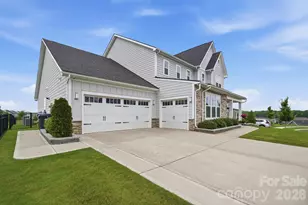 1623 Ventoux Ct, Fort Mill, SC 29707 - Photo 2