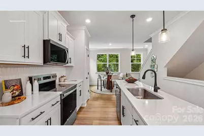 813 Hammers Lane, Charlotte, NC 28205 - Photo 10