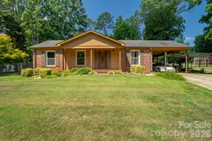 1433 Niagara Cir, Charlotte, NC 28214 - Photo 1