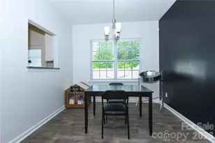 6005 Guildford Hill Ln, Charlotte, NC 28215 - Photo 8