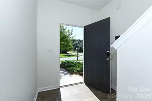 6005 Guildford Hill Ln, Charlotte, NC 28215 - Photo 4