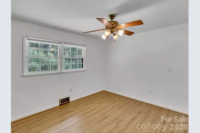 70 Iris Lane, Canton, NC 28716 - Photo 8