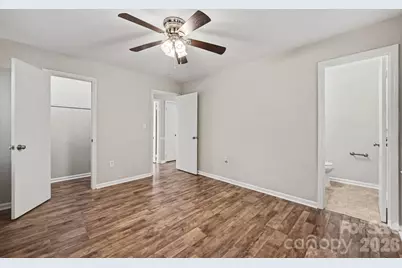 2726 Meadowcliff Drive, Charlotte, NC 28215 - Photo 12